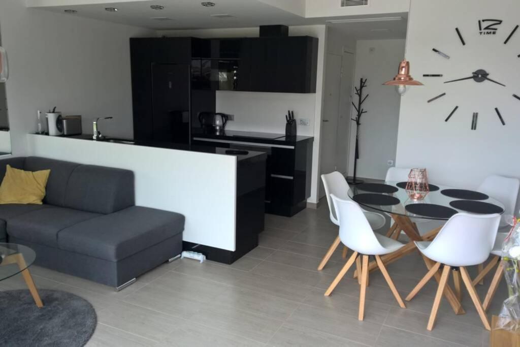 Sun Terrace Apartment Torrevieja Eksteriør billede