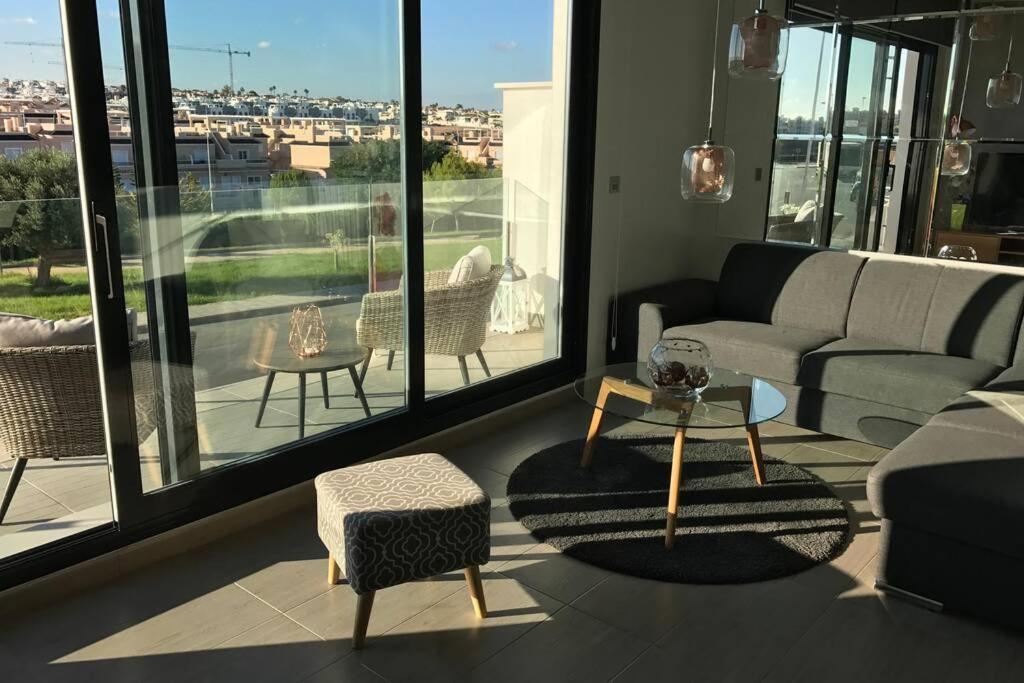 Sun Terrace Apartment Torrevieja Eksteriør billede