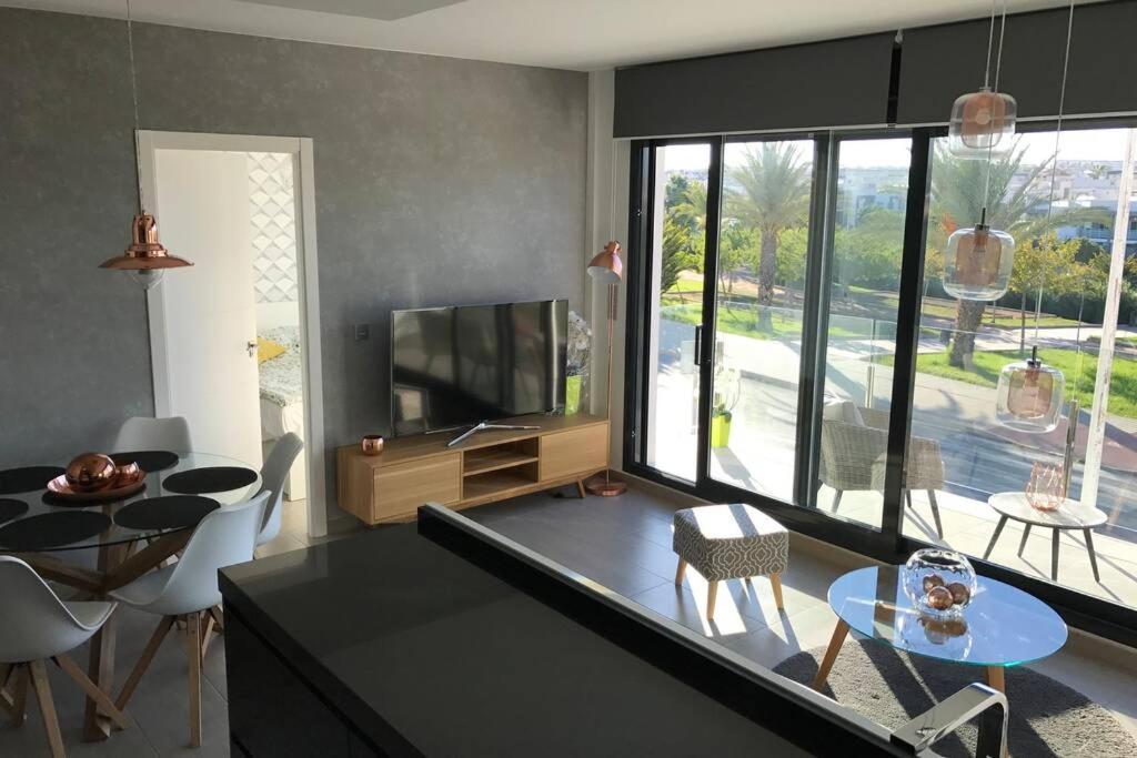 Sun Terrace Apartment Torrevieja Eksteriør billede
